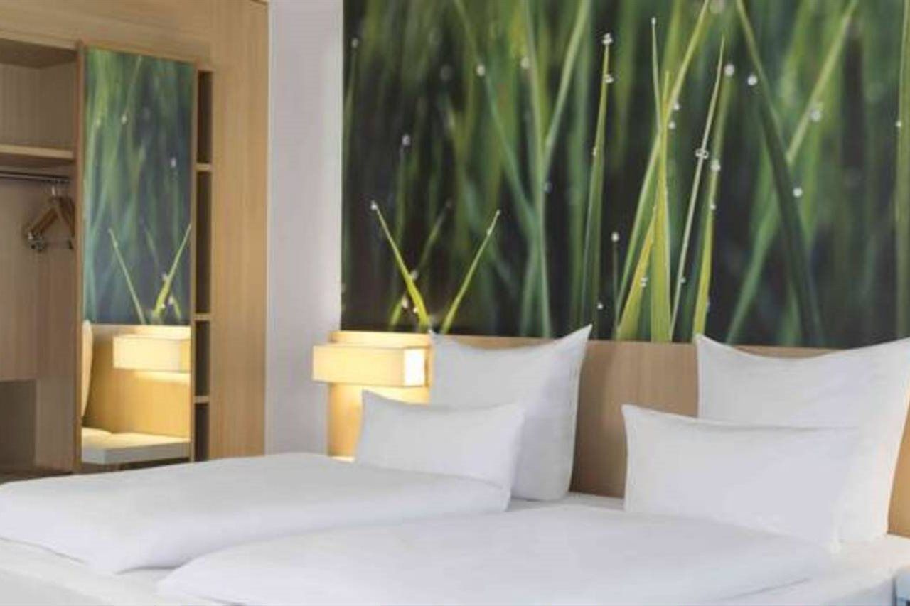 Hotel Nh West 4*