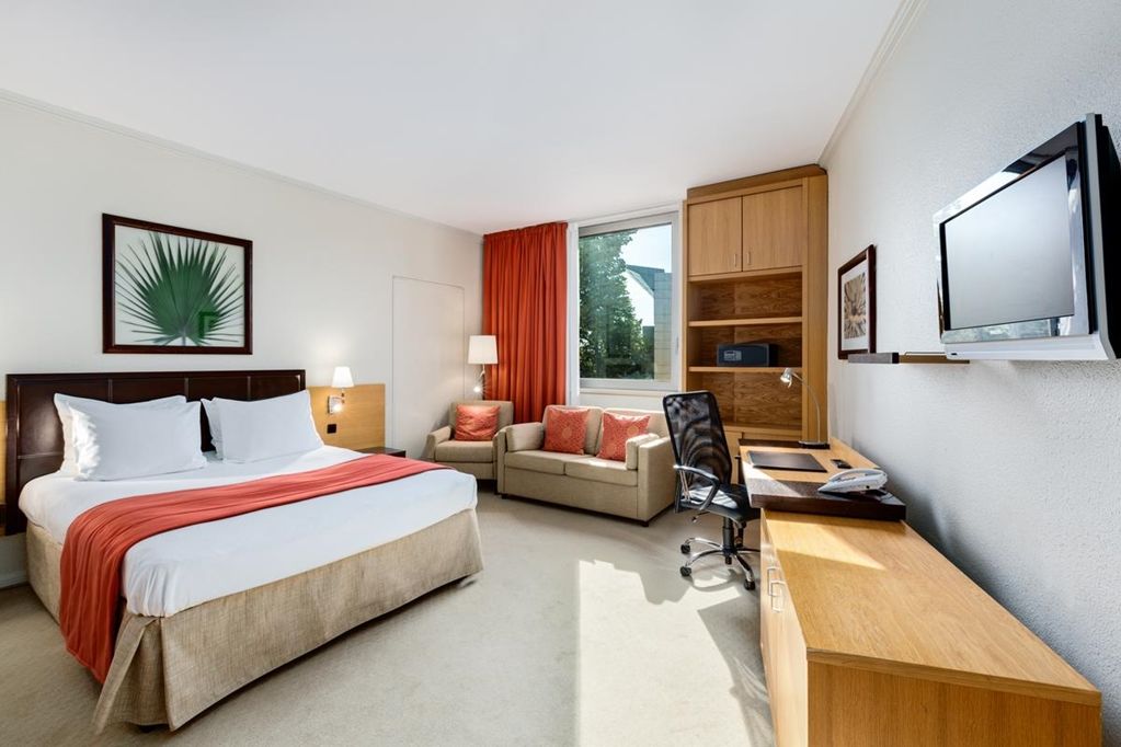 Nh West Hotel 4*