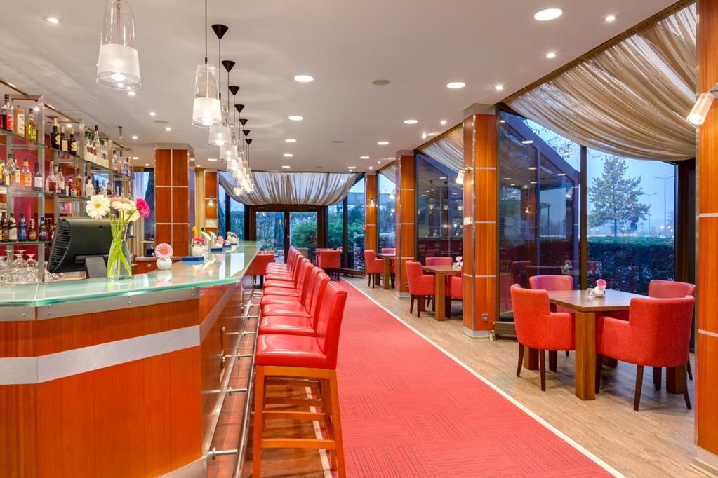 Nh West Hotel