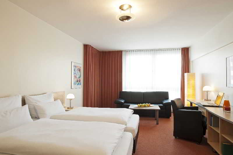 Nh West Hotel 4*