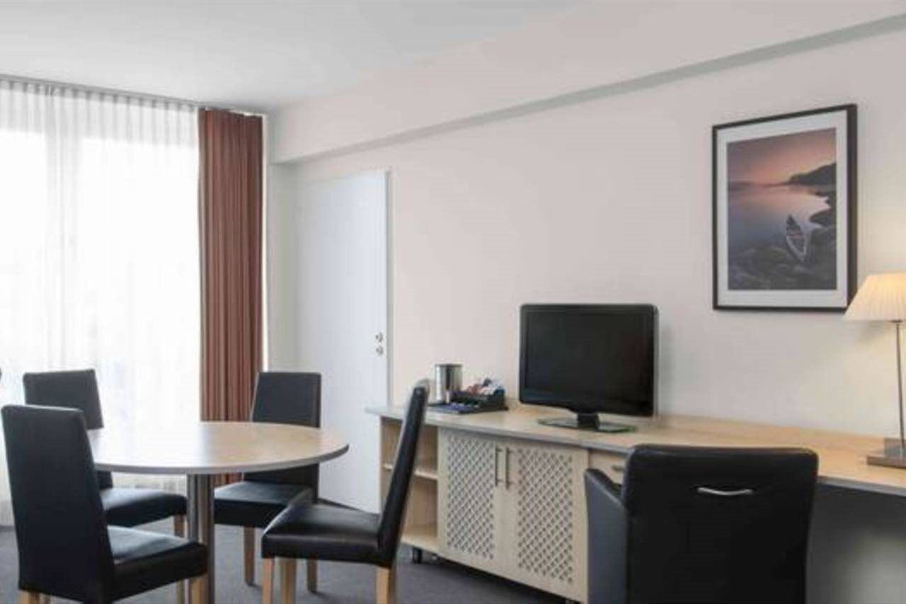 Hotel Nh West 4*
